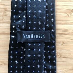Van Heusen Silk Neck Tie In Black